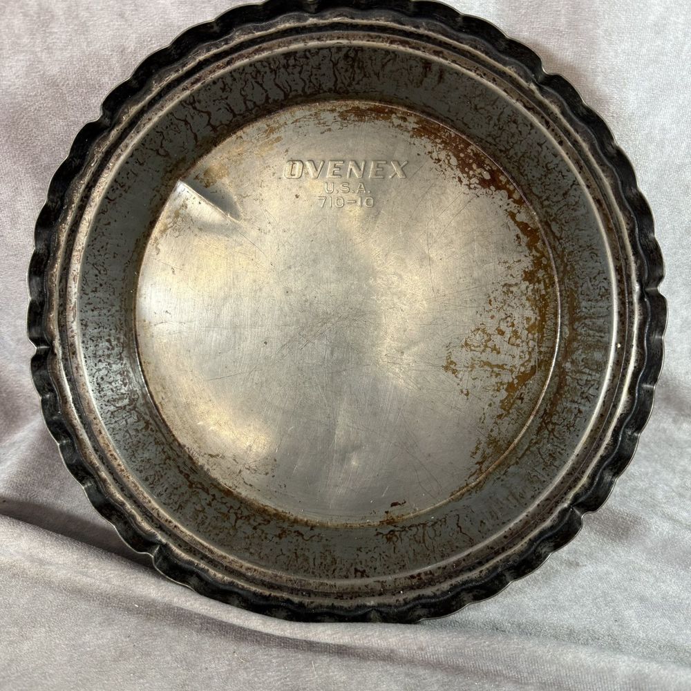 Vintage 10" Ovenex Cake Pie Pan 710 10 Worn Finish & Rust Made In The USA